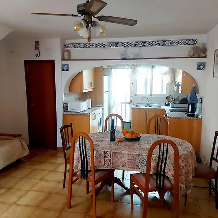 Spacious Casa Con 3 9 Personas Y En Primera Linea Del Mar Holiday home