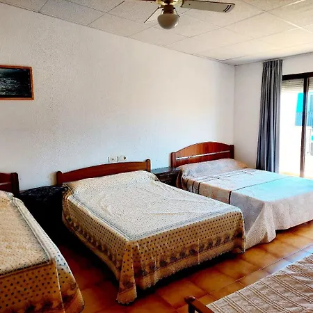 Spacious Casa Con 3 9 Personas Y En Primera Linea Del Mar Holiday home Oropesa del Mar
